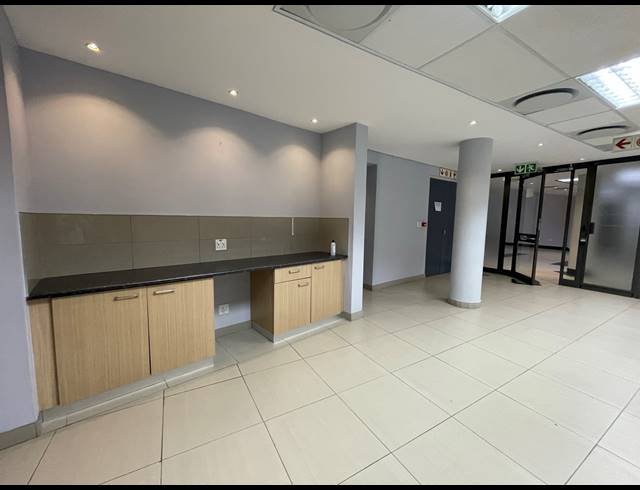 3,400M² OFFICE TO LET IN PARKTOWN